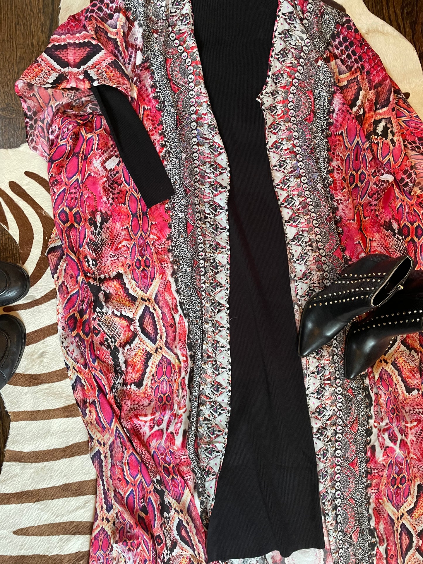Blakeline Kimono: Caught Red Handed