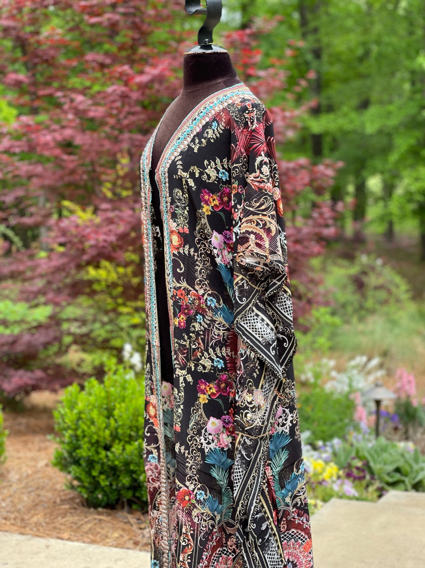 Blakeline Kimono: Your Majesty