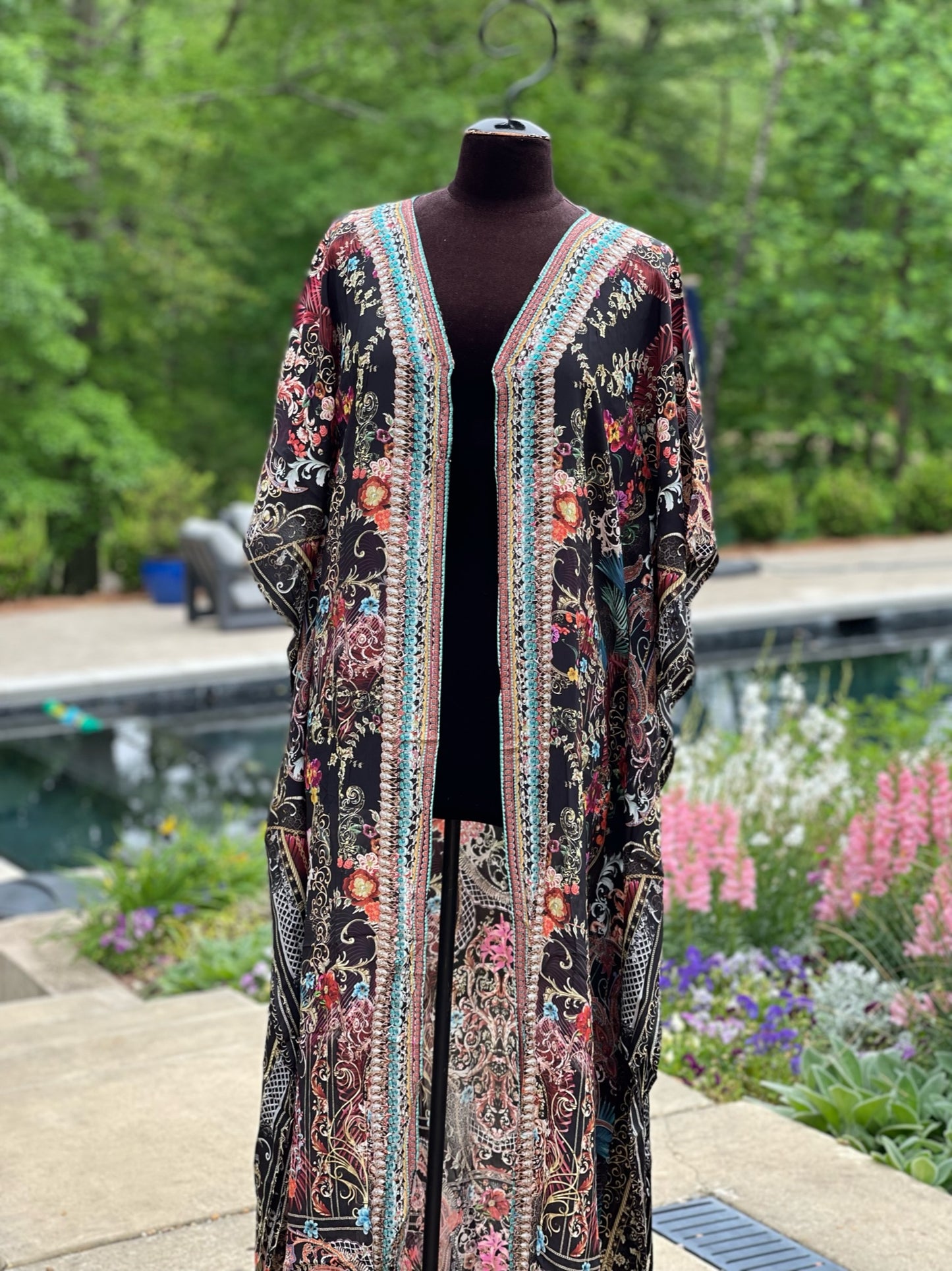 Blakeline Kimono: Your Majesty